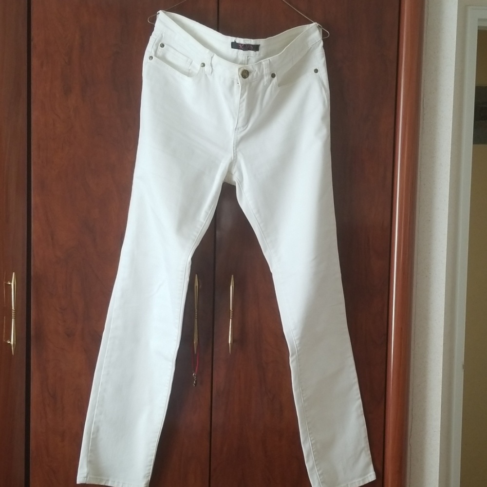 Lady's jeans. Very comfortable and stretching.